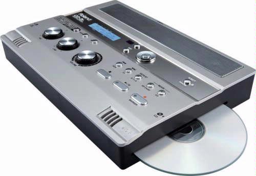 De draagbare cassetterecorder is zijn pluimen al een tijdje kwijt, maar de CD-2e is een meer dan waardige opvolger.